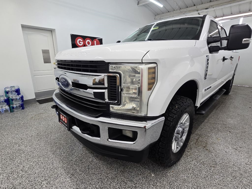 Ford F-250 SD XLT Crew Cab Long Bed 4WD 2019