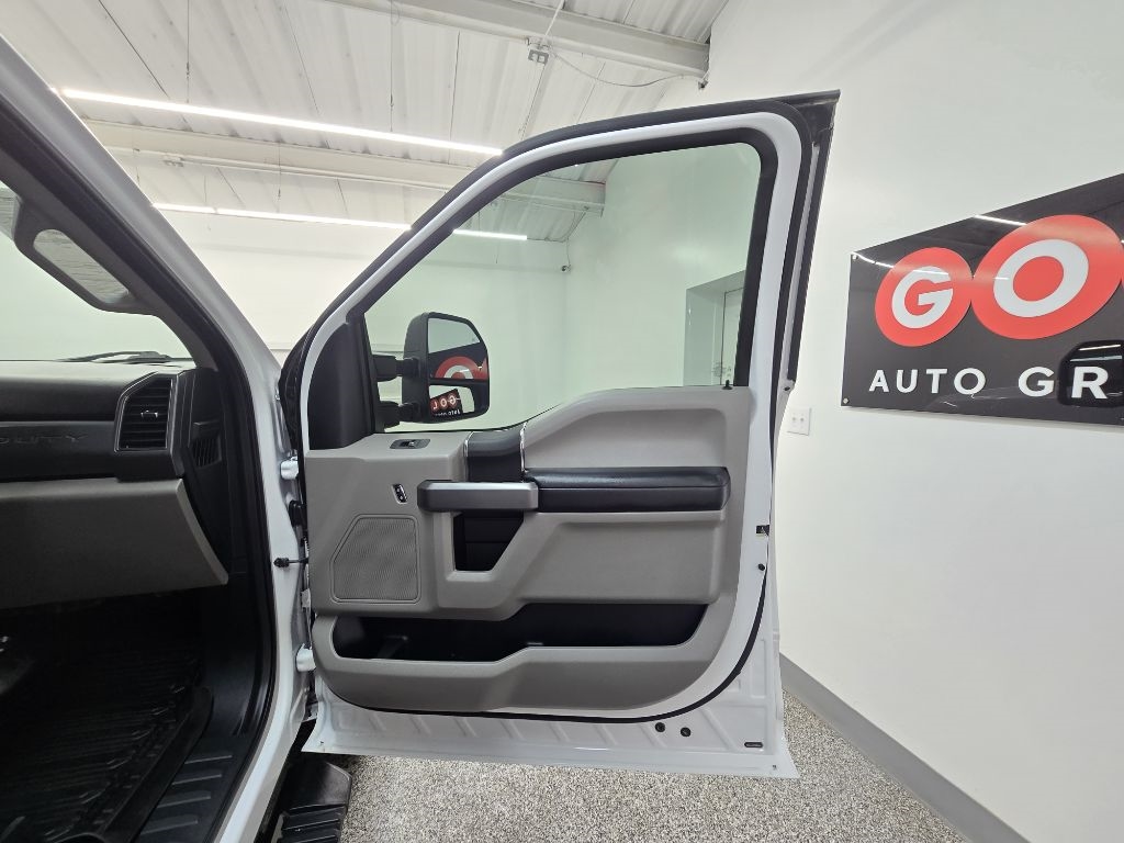 Ford F-250 SD XLT Crew Cab Long Bed 4WD 2019