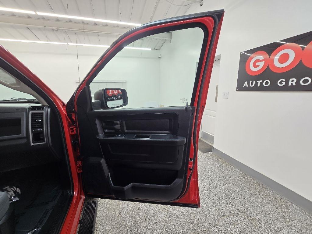 RAM 1500 Tradesman Quad Cab 2WD 2014