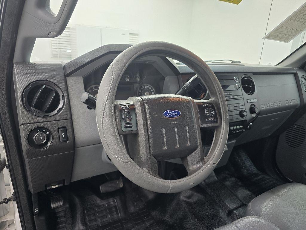 Ford F-250 SD XL Crew Cab 2WD 2016