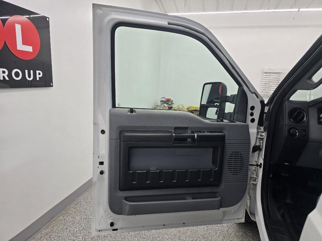 Ford F-250 SD XL Crew Cab 2WD 2016