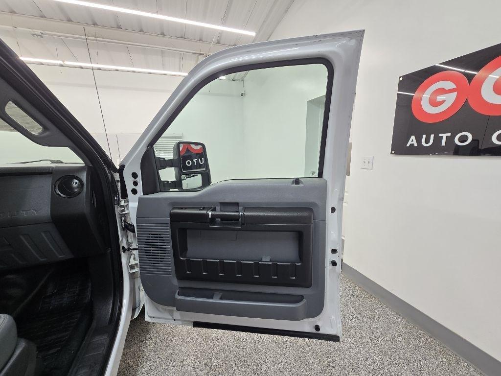 Ford F-250 SD XL Crew Cab 2WD 2016