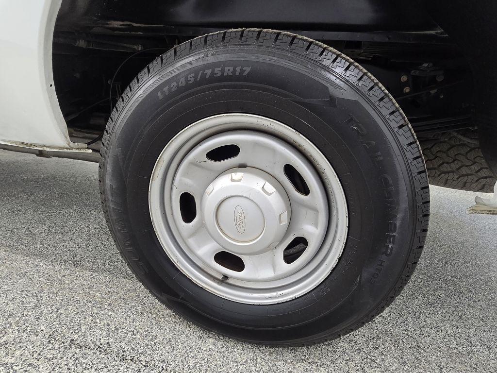 Ford F-250 SD XL Crew Cab 2WD 2016