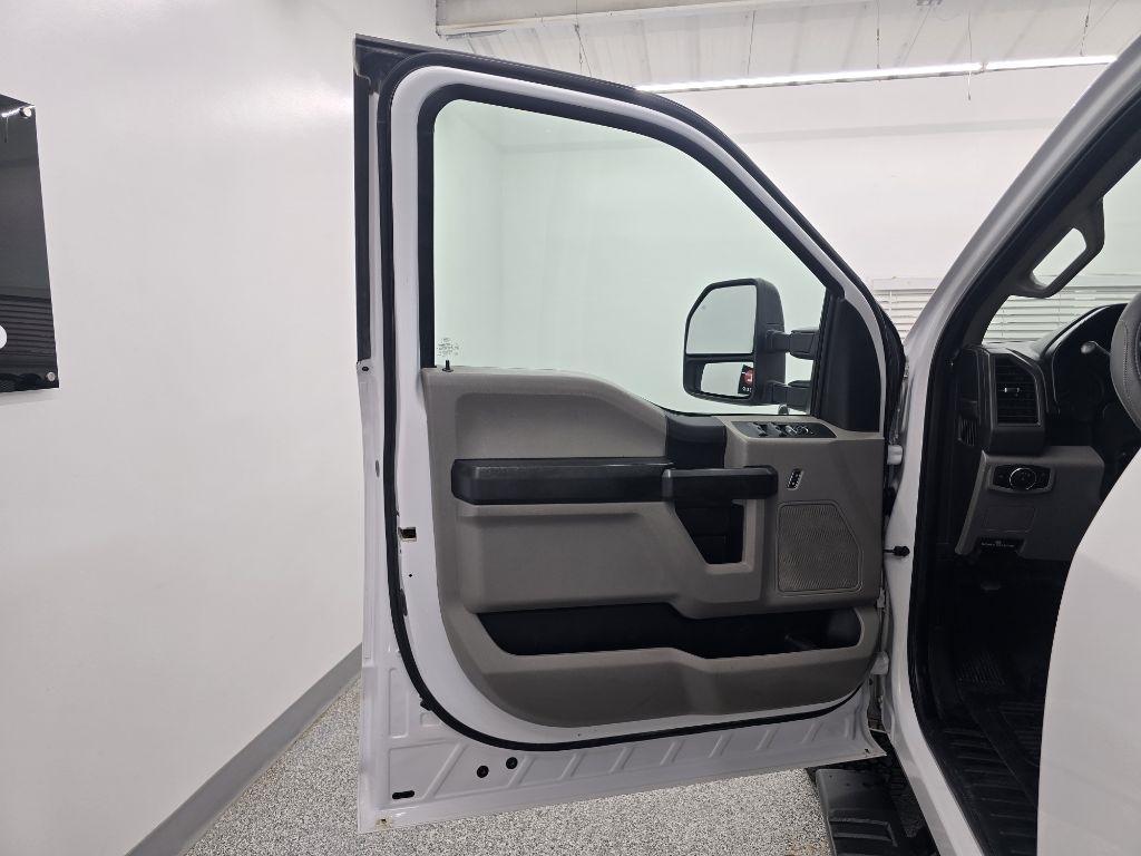 Ford F-350 SD XL SuperCab 4WD 2017