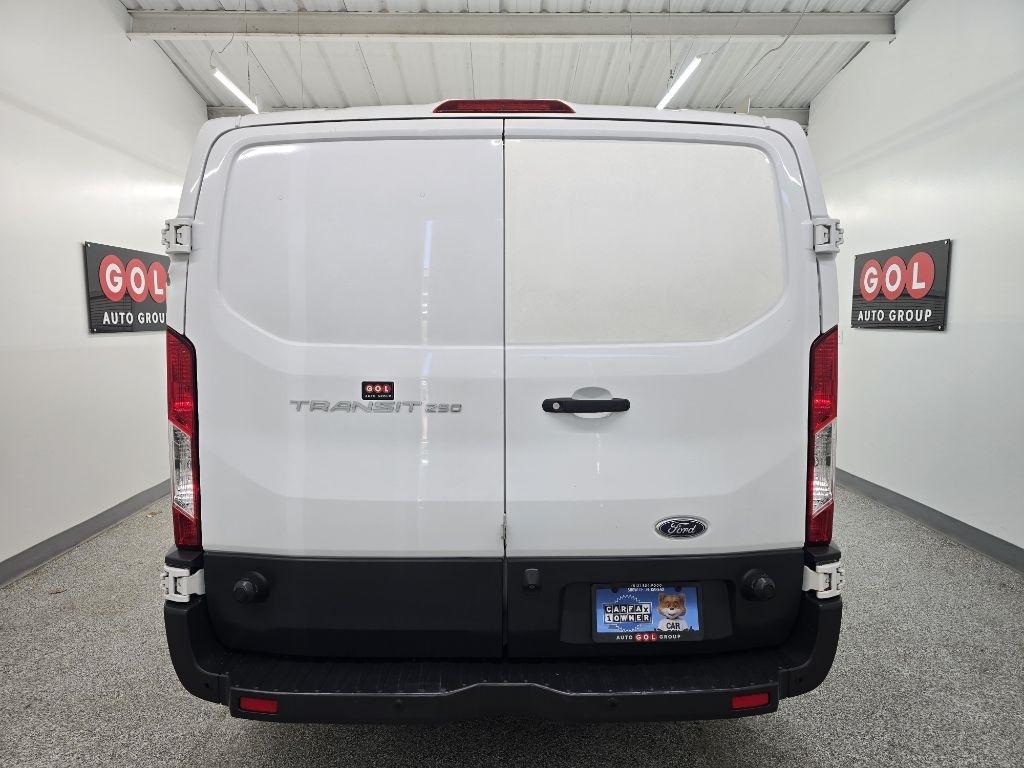 Ford Transit 250 Van Low Roof w/Sliding Pass. 148-in. WB 2018