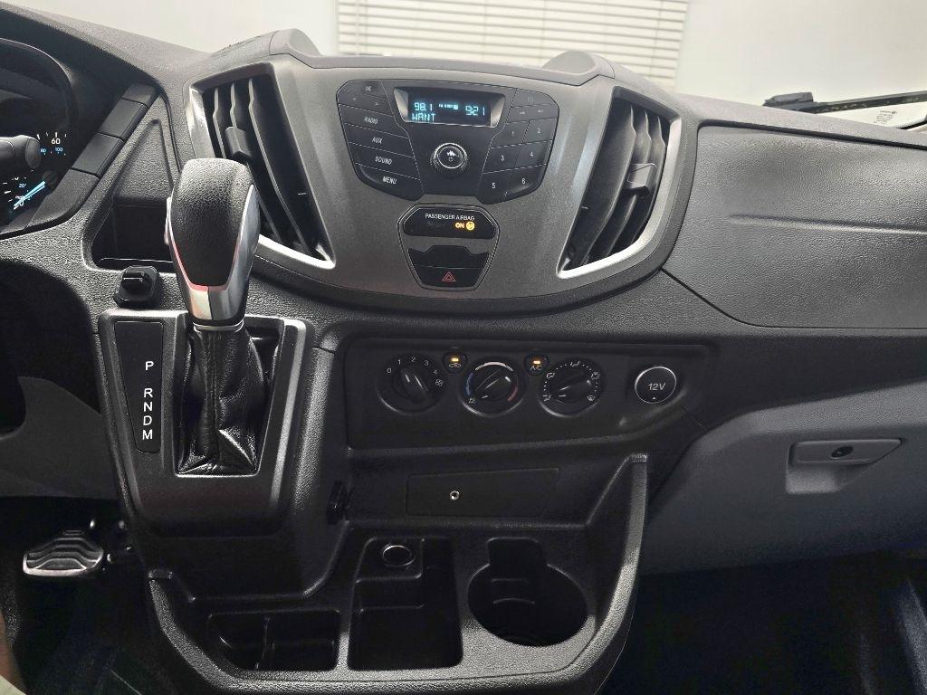 Ford Transit 250 Van Low Roof w/Sliding Pass. 148-in. WB 2018