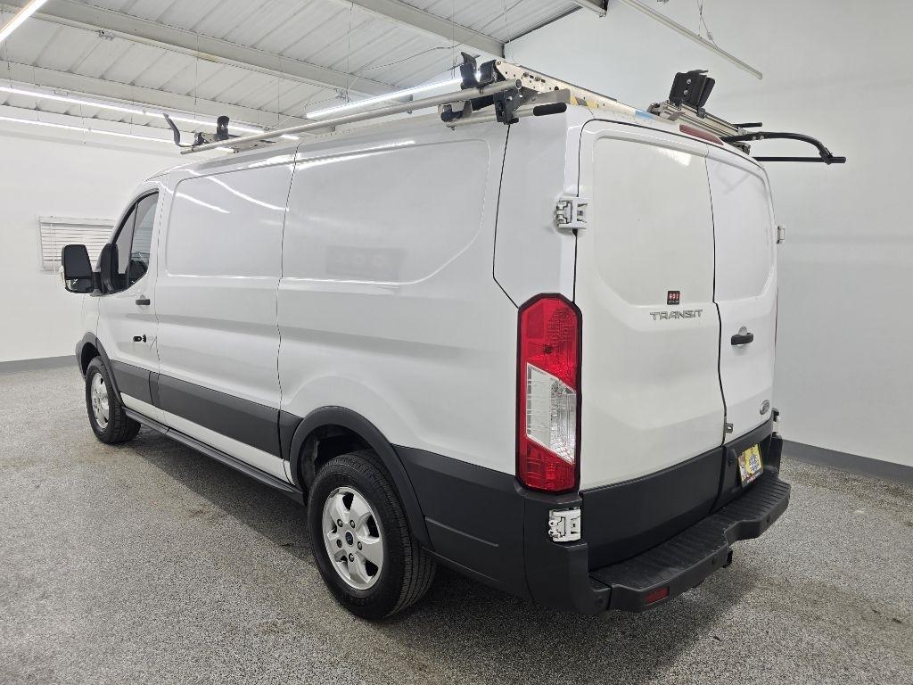 Ford Transit 250 Van Low Roof w/Sliding Pass. 130-in. WB 2017
