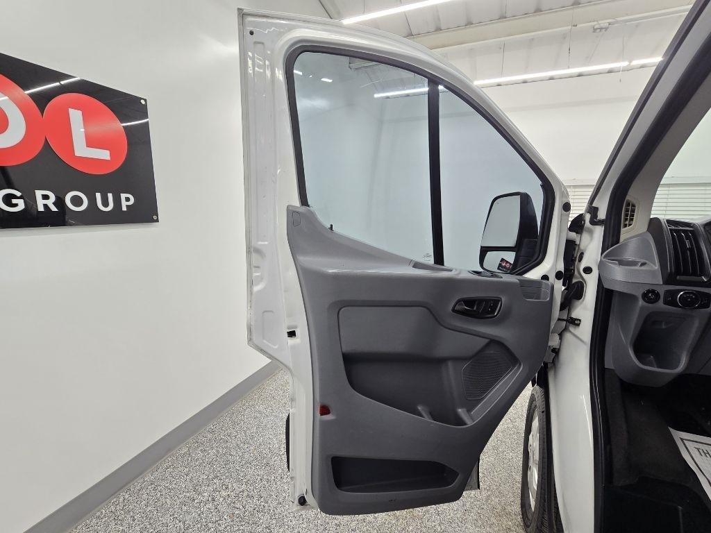 Ford Transit 250 Van Low Roof w/Sliding Pass. 130-in. WB 2017