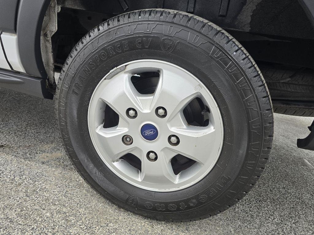 Ford Transit 250 Van Low Roof w/Sliding Pass. 130-in. WB 2017