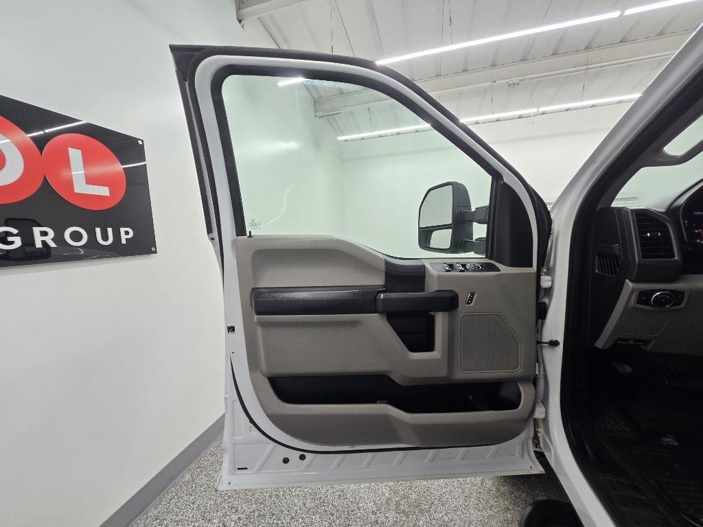 Ford F-250 SD XL Crew Cab 4WD 2018