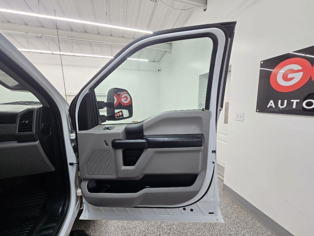 Ford F-250 SD XL Crew Cab 4WD 2018