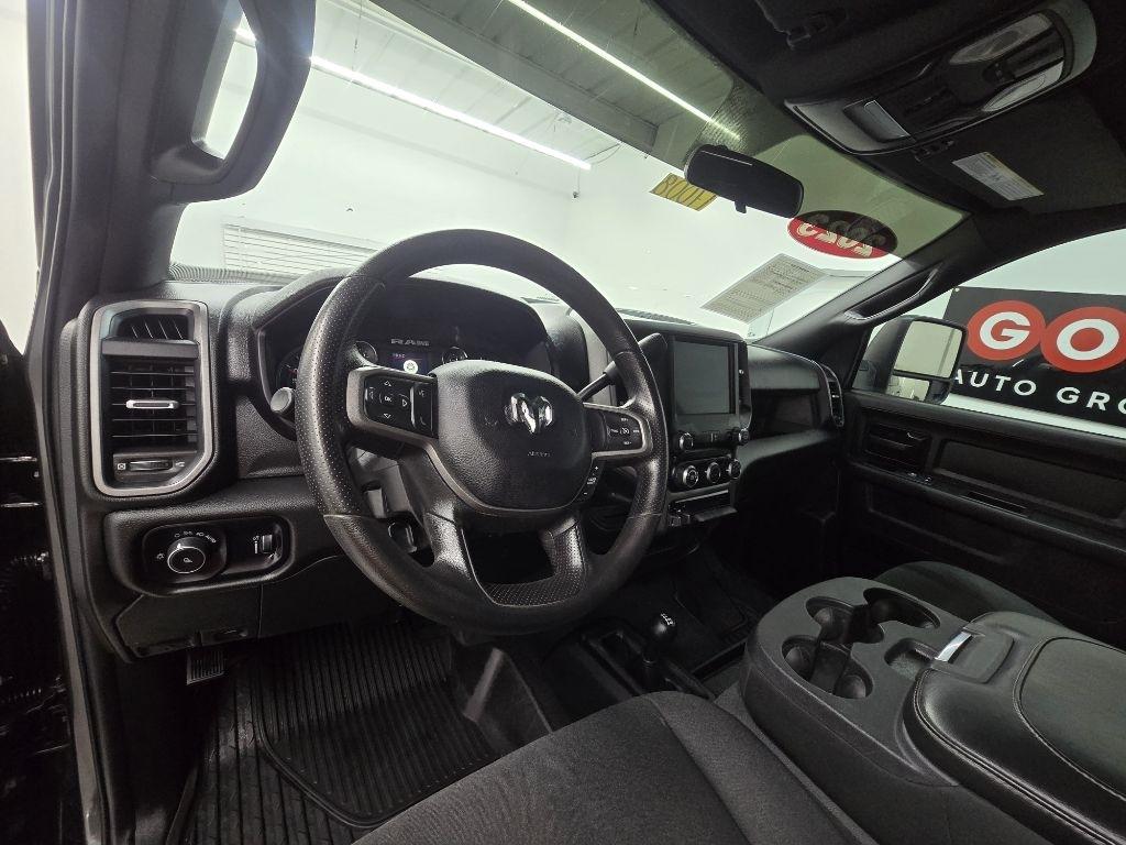 RAM 2500 Tradesman Crew Cab SWB 4WD 2023