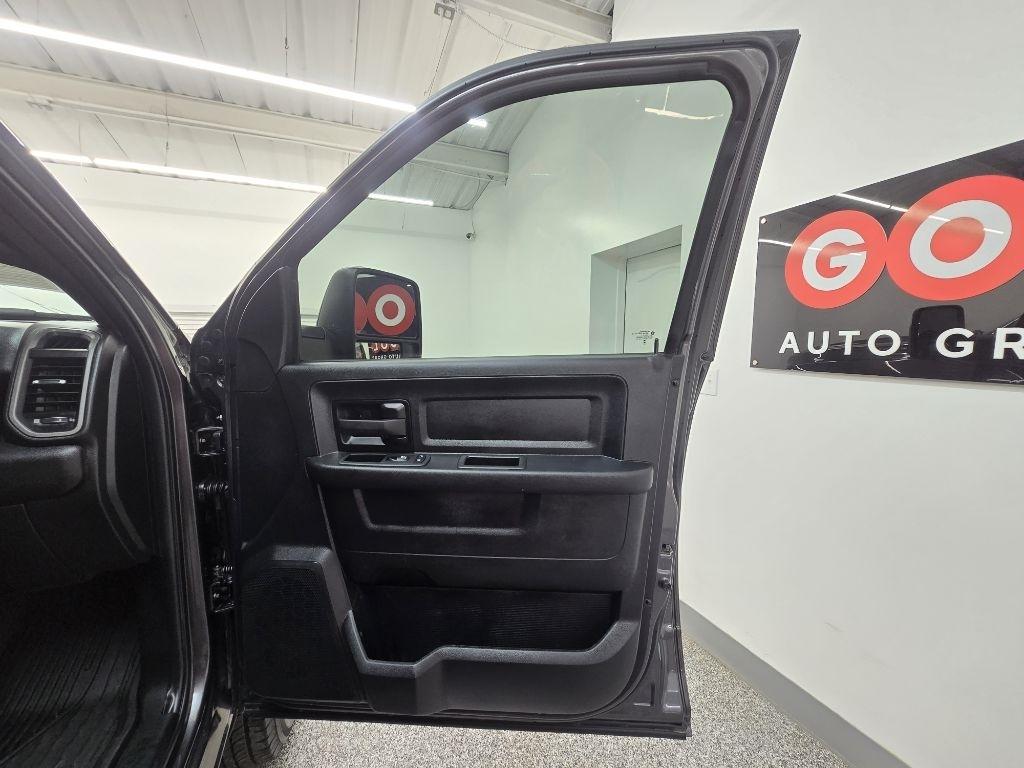 RAM 2500 Tradesman Crew Cab SWB 4WD 2023