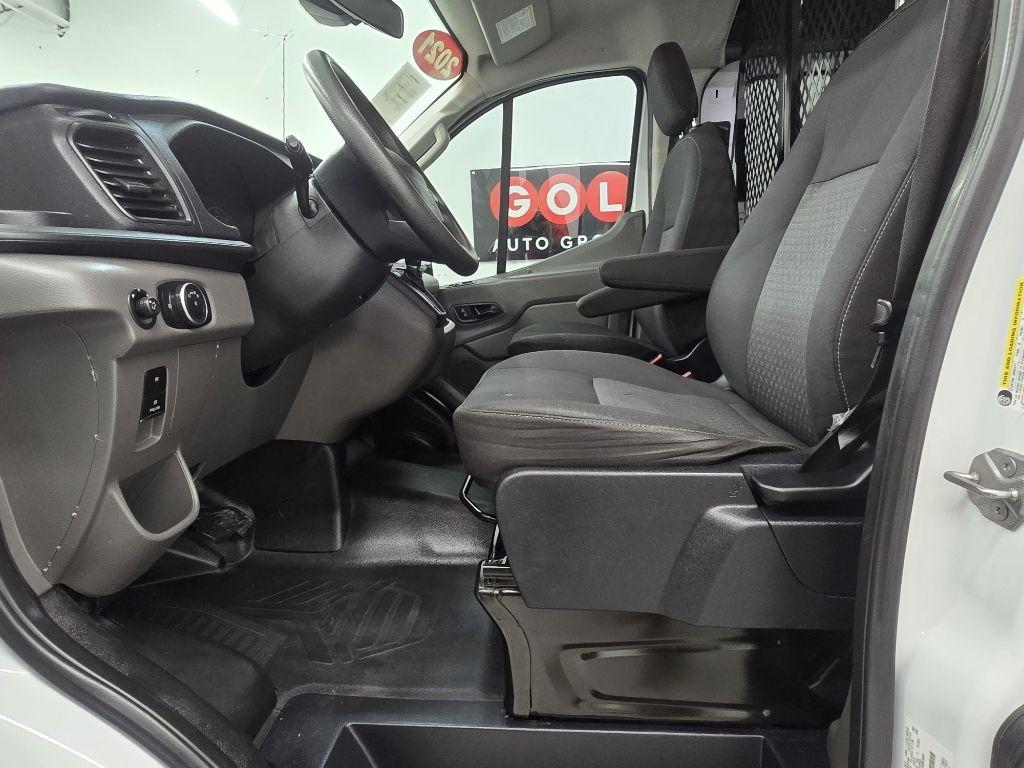 Ford Transit 250 Van Low Roof w/Sliding Pass. 130-in. WB 2021