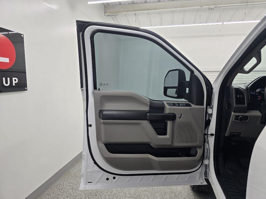 Ford F-250 SD XL Crew Cab 4WD 2022