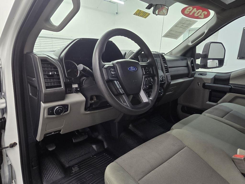 Ford F-250 SD XL Crew Cab Long Bed 2WD 2019