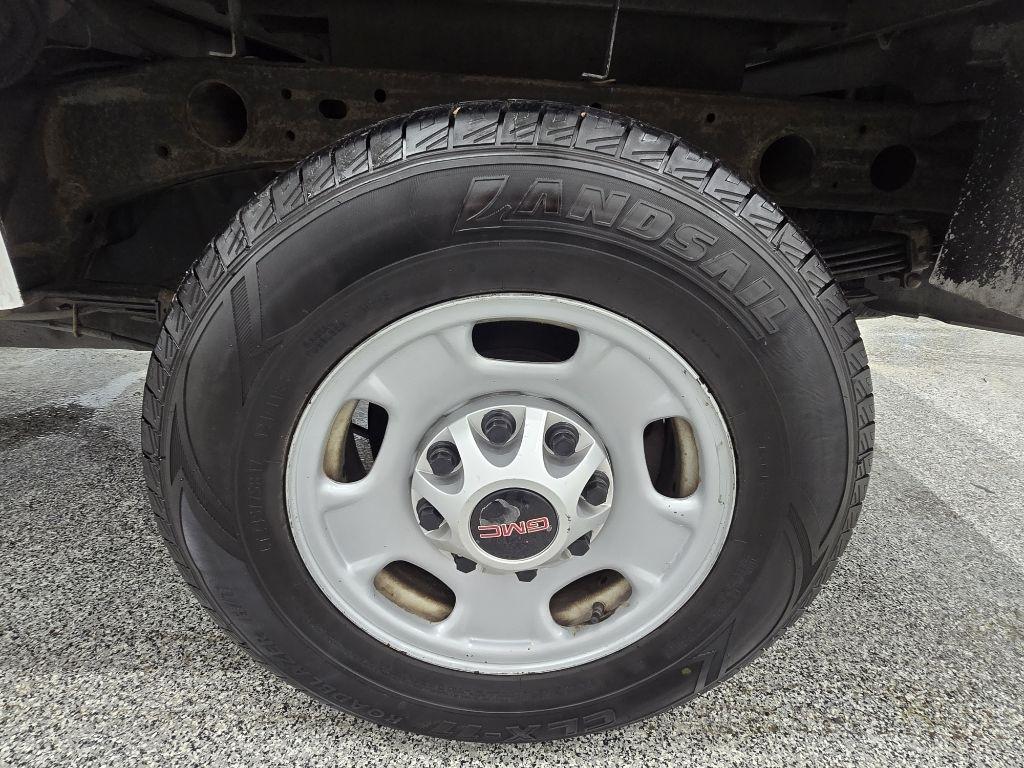 GMC Sierra 2500HD Base Long Box 2WD 2015