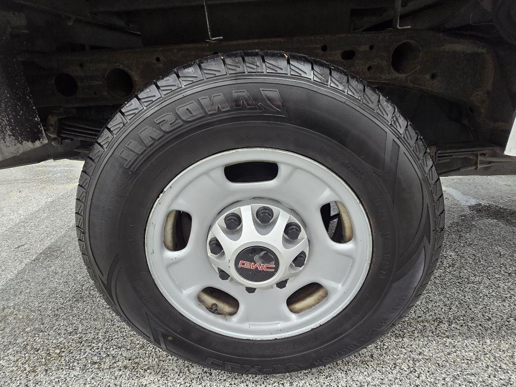 GMC Sierra 2500HD Base Long Box 2WD 2015