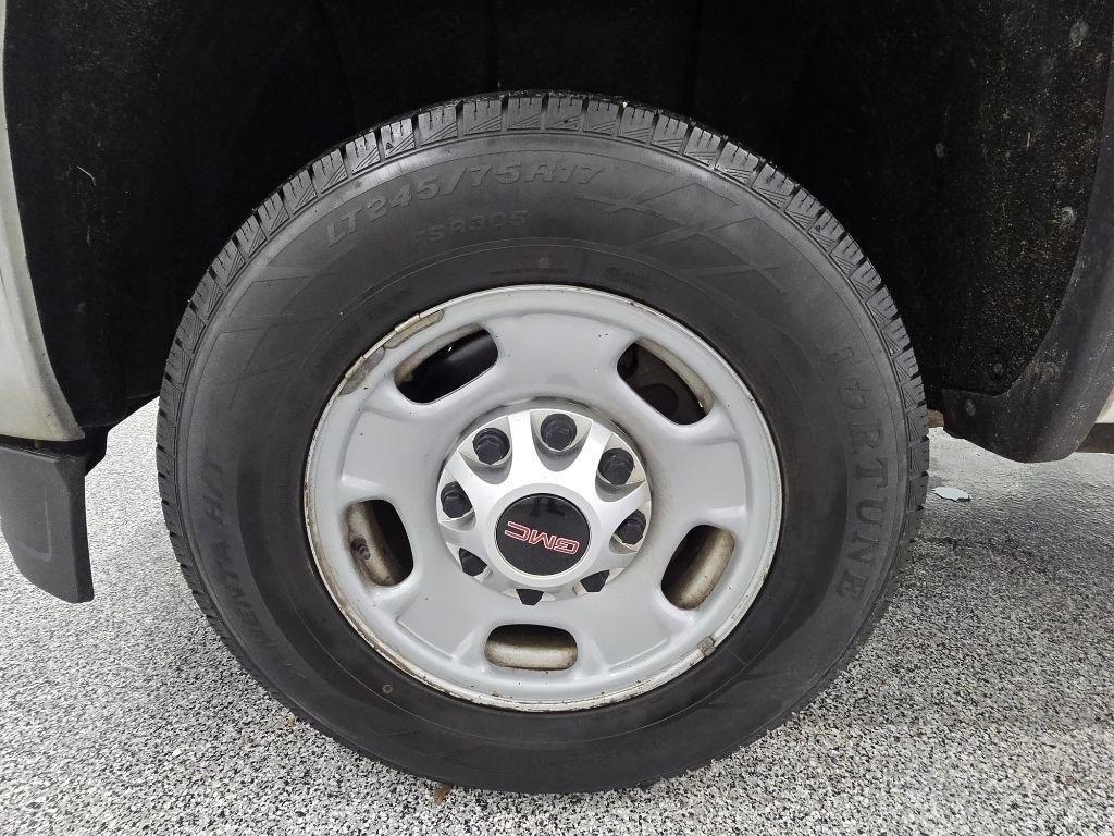 GMC Sierra 2500HD Base Long Box 2WD 2015