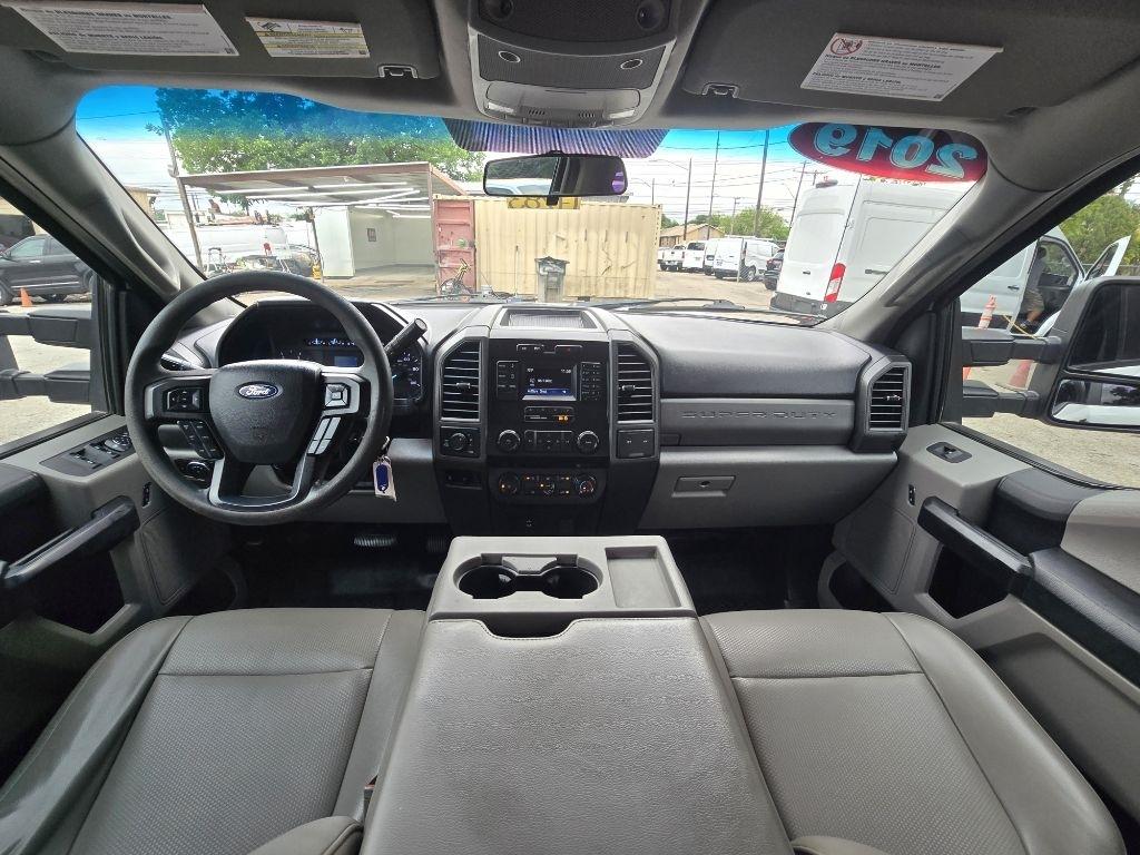 Ford F-250 SD XL Crew Cab 4WD 2019
