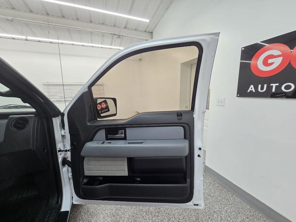 Ford F-150 XL 8-ft. Bed 2WD 2014