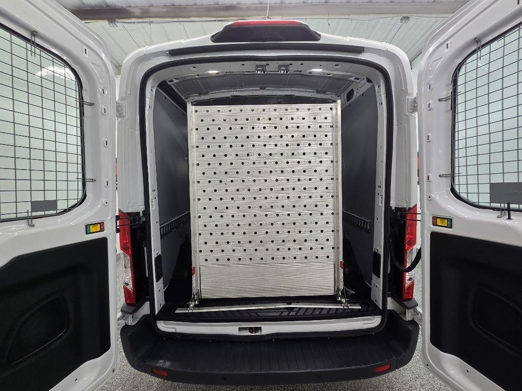 Ford Transit 150 Van Med. Roof w/Sliding Pass. 148-in. WB 2018