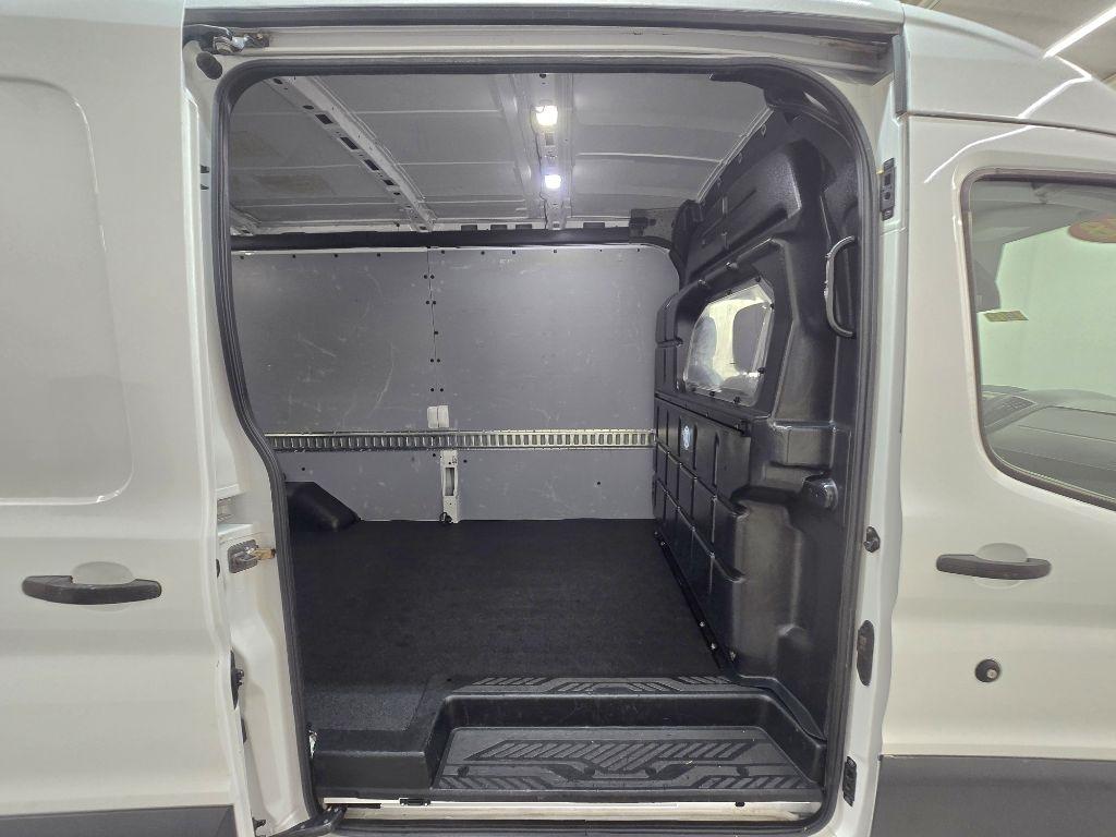 Ford Transit 150 Van Med. Roof w/Sliding Pass. 148-in. WB 2018