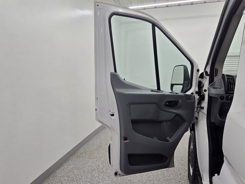 Ford Transit 150 Van Med. Roof w/Sliding Pass. 148-in. WB 2018