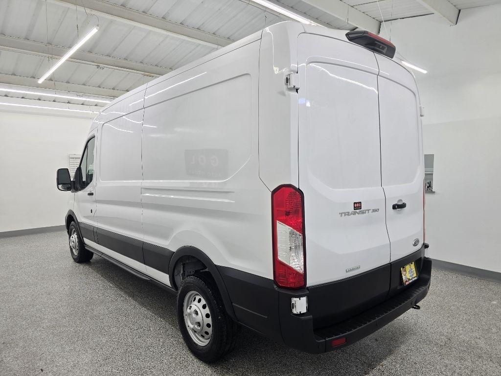 Ford Transit 350 Van Low Roof w/Sliding Pass. 130-in. WB 2023