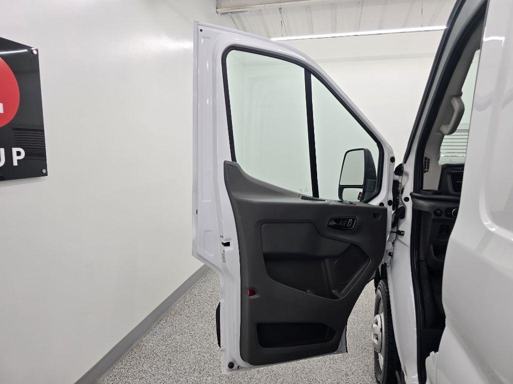 Ford Transit 350 Van Low Roof w/Sliding Pass. 130-in. WB 2023