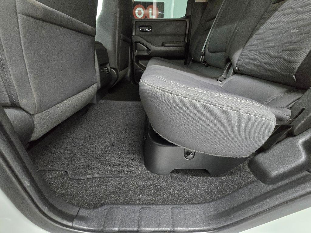 Nissan Frontier SV Crew Cab 2WD 2022