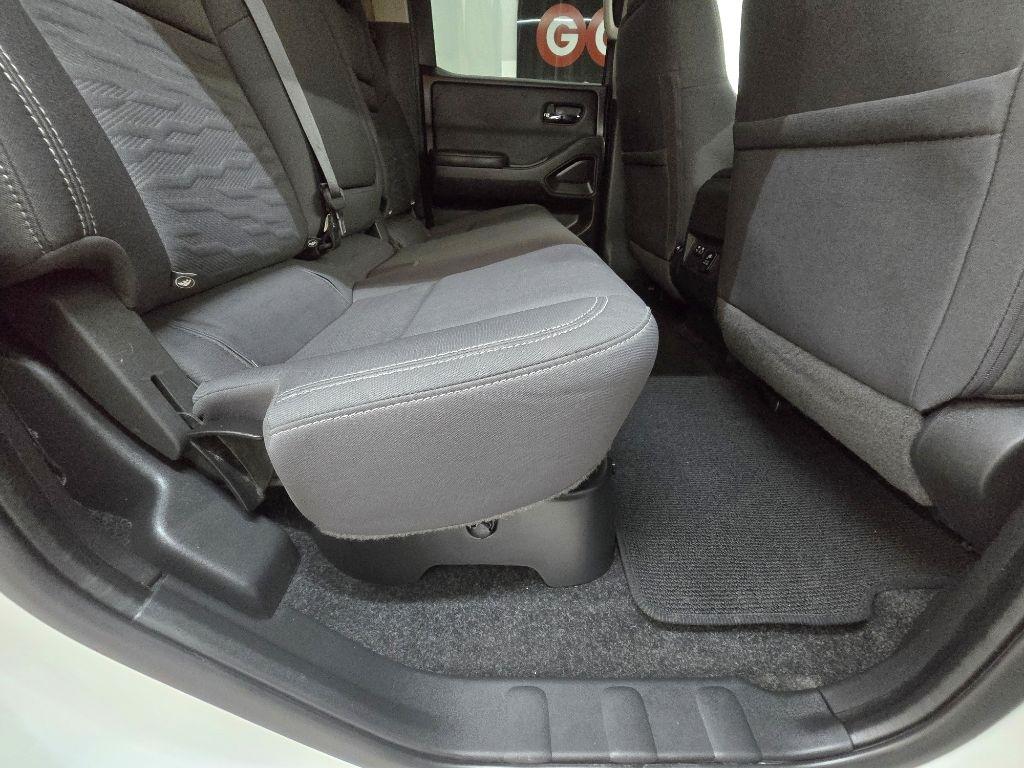 Nissan Frontier SV Crew Cab 2WD 2022