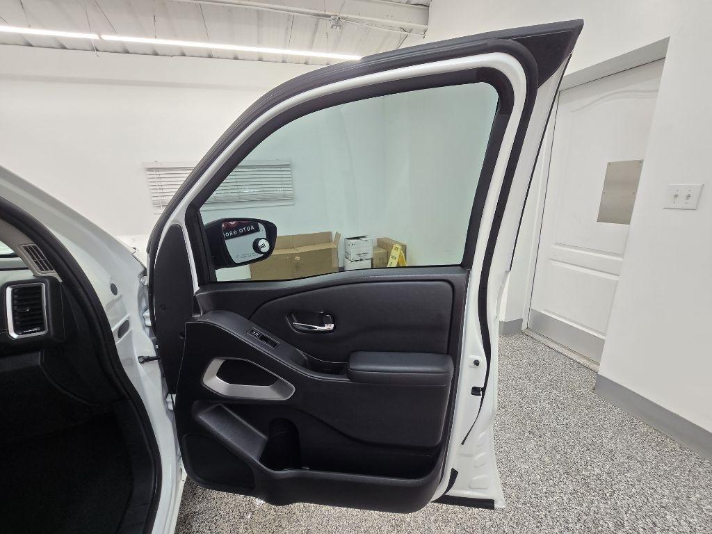 Nissan Frontier SV Crew Cab 2WD 2022