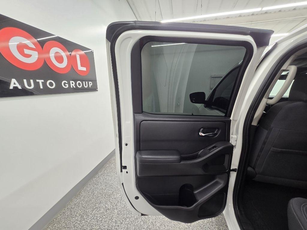 Nissan Frontier SV Crew Cab 2WD 2022