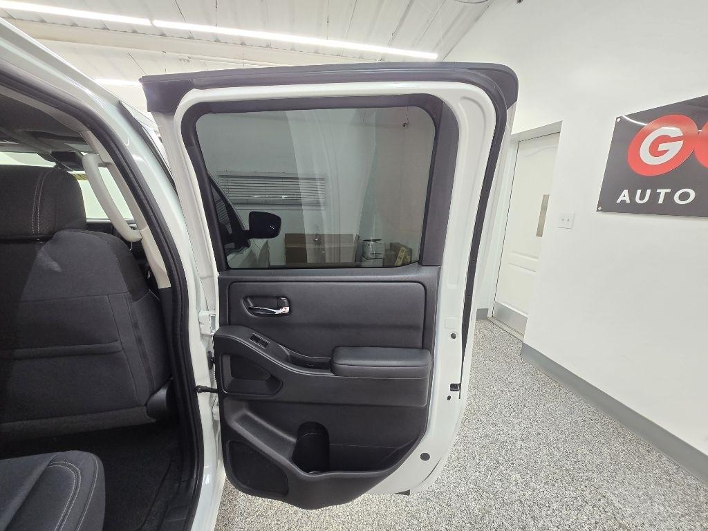 Nissan Frontier SV Crew Cab 2WD 2022