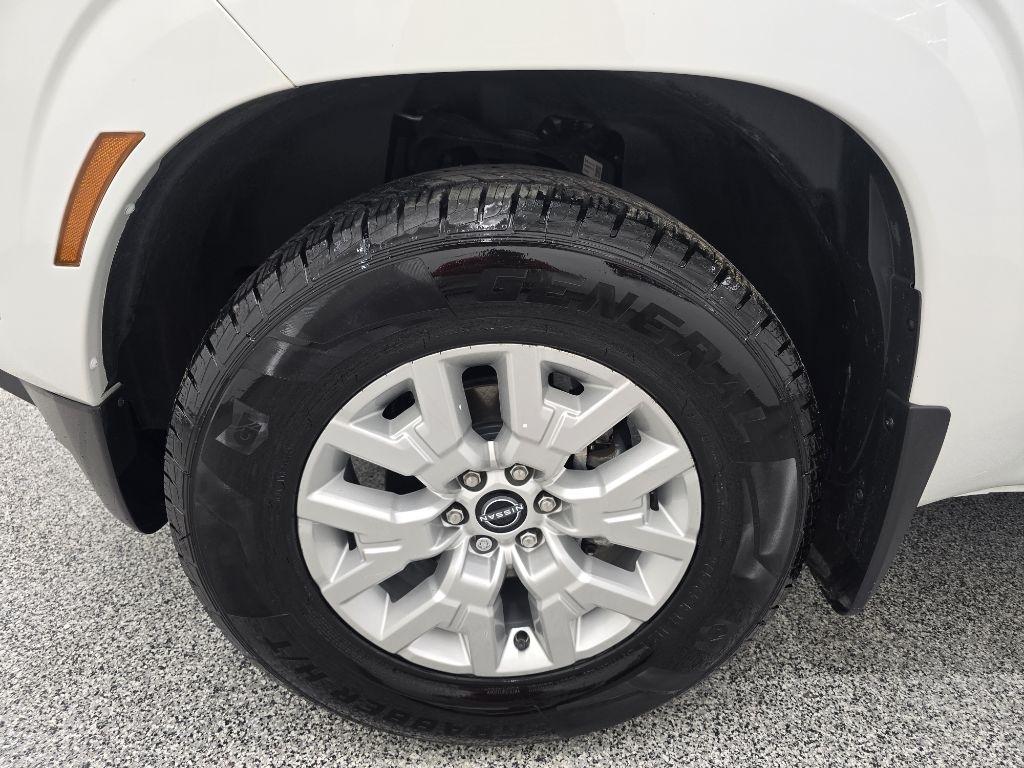 Nissan Frontier SV Crew Cab 2WD 2022