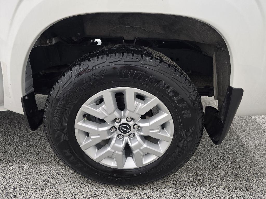 Nissan Frontier SV Crew Cab 2WD 2022