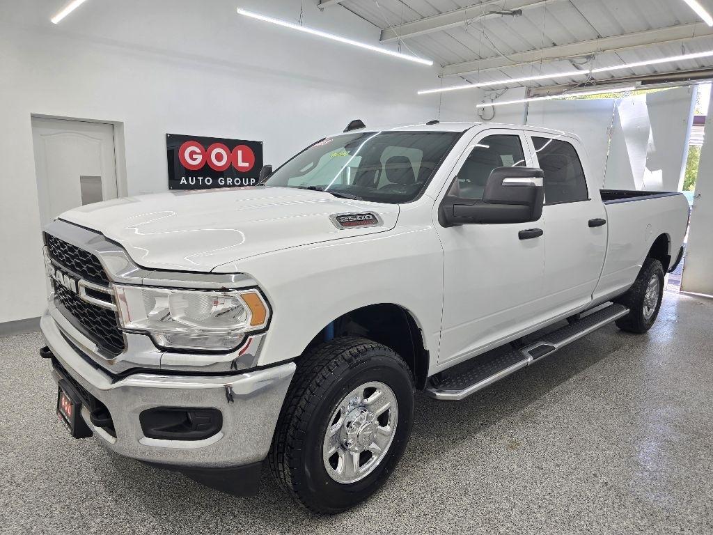 RAM 2500 Tradesman Crew Cab LWB 4WD 2023