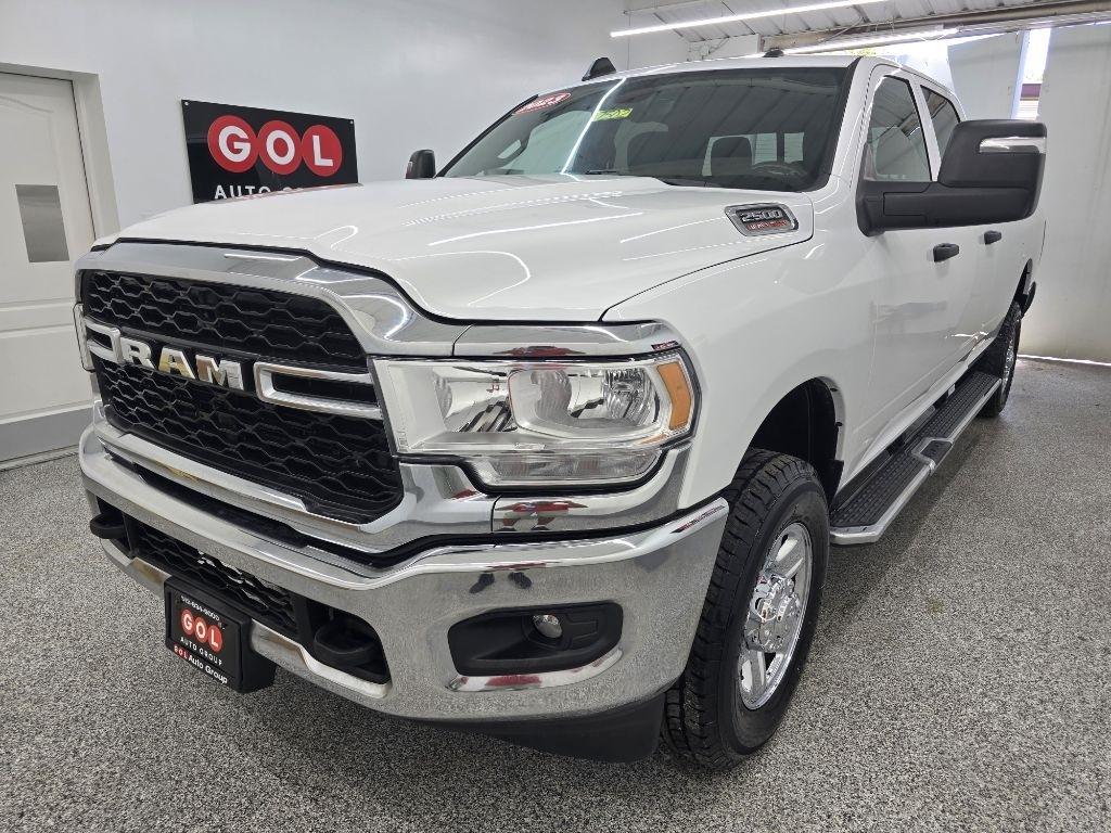 RAM 2500 Tradesman Crew Cab LWB 4WD 2023