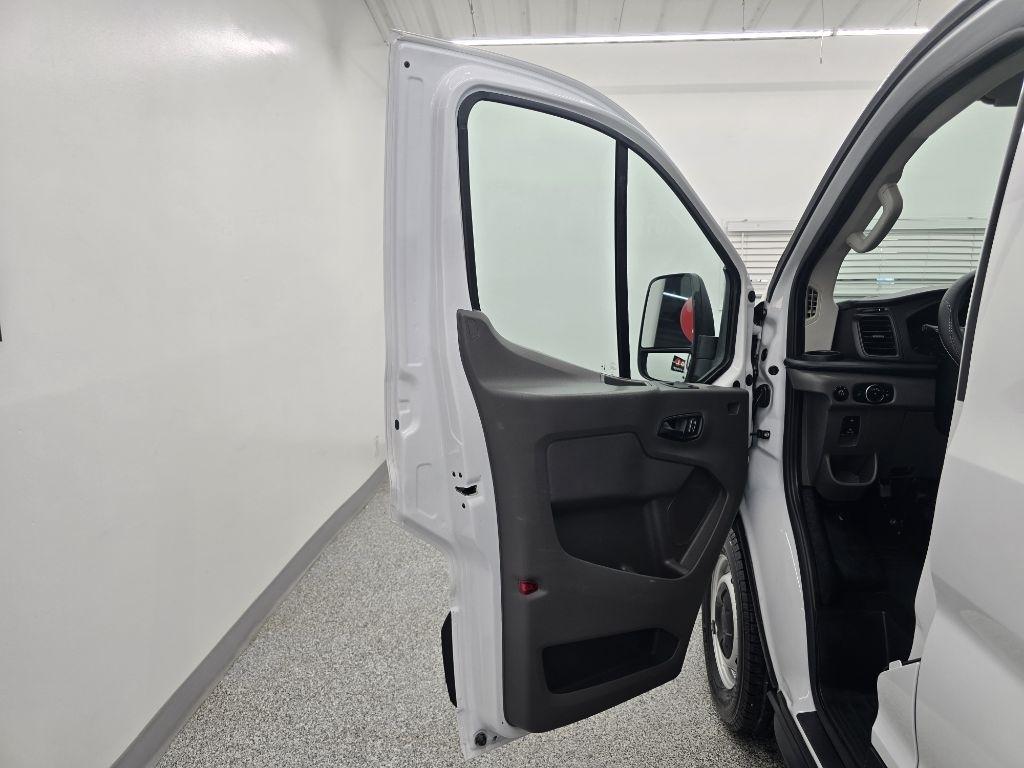 Ford Transit 150 Van Low Roof w/Sliding Pass. 130-in. WB 2022