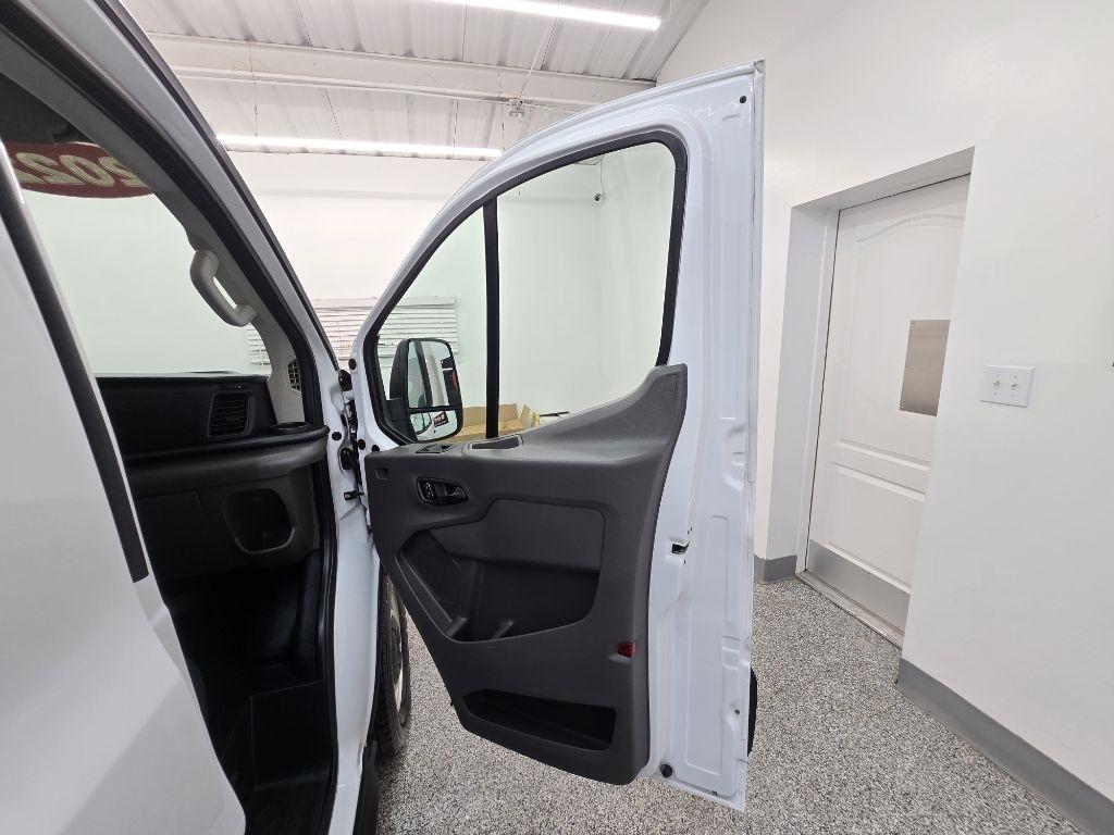 Ford Transit 150 Van Low Roof w/Sliding Pass. 130-in. WB 2022