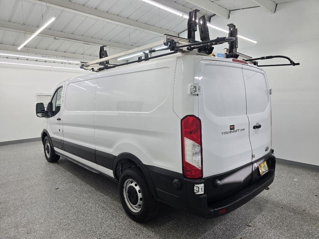 Ford Transit 250 Van Low Roof w/Sliding Pass. 130-in. WB 2020