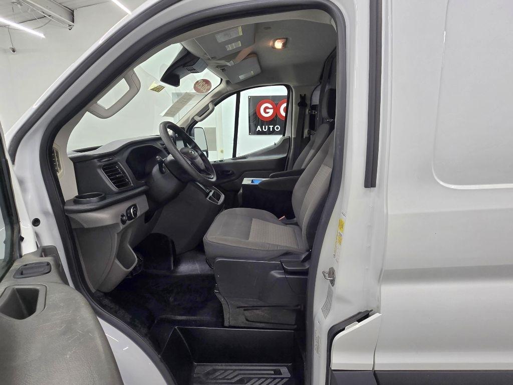Ford Transit 250 Van Low Roof w/Sliding Pass. 130-in. WB 2020