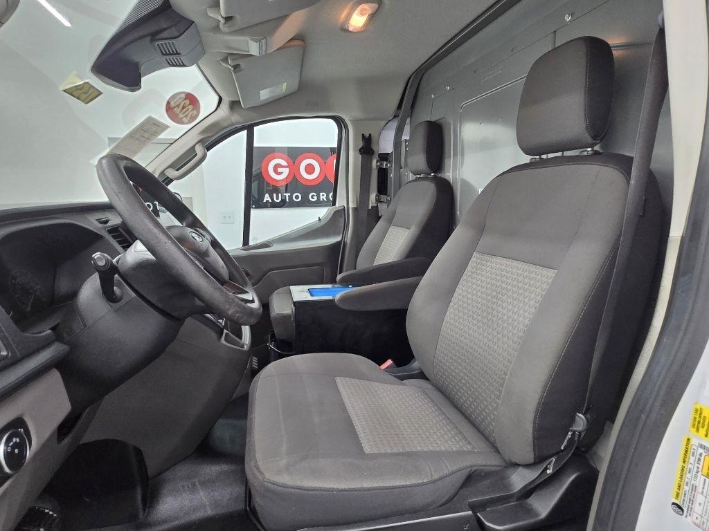 Ford Transit 250 Van Low Roof w/Sliding Pass. 130-in. WB 2020