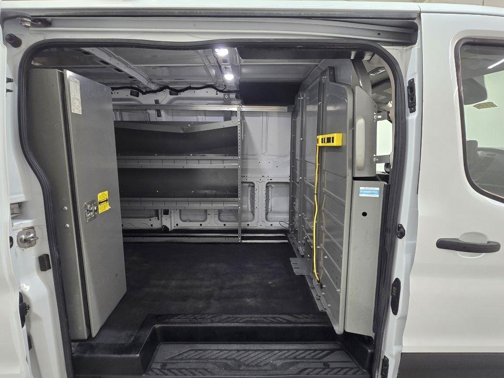 Ford Transit 250 Van Low Roof w/Sliding Pass. 130-in. WB 2020