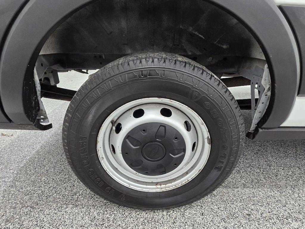 Ford Transit 250 Van Low Roof w/Sliding Pass. 130-in. WB 2020