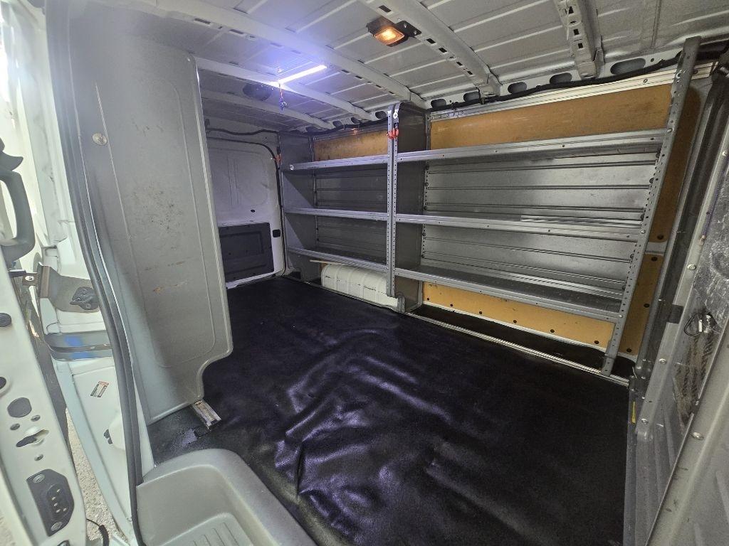 Nissan NV Cargo 2500 HD SV V6 2019