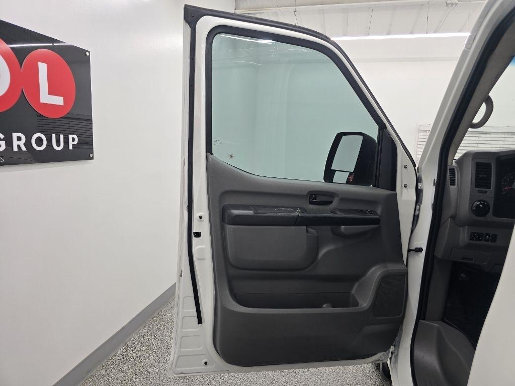 Nissan NV Cargo 2500 HD SV V6 2019