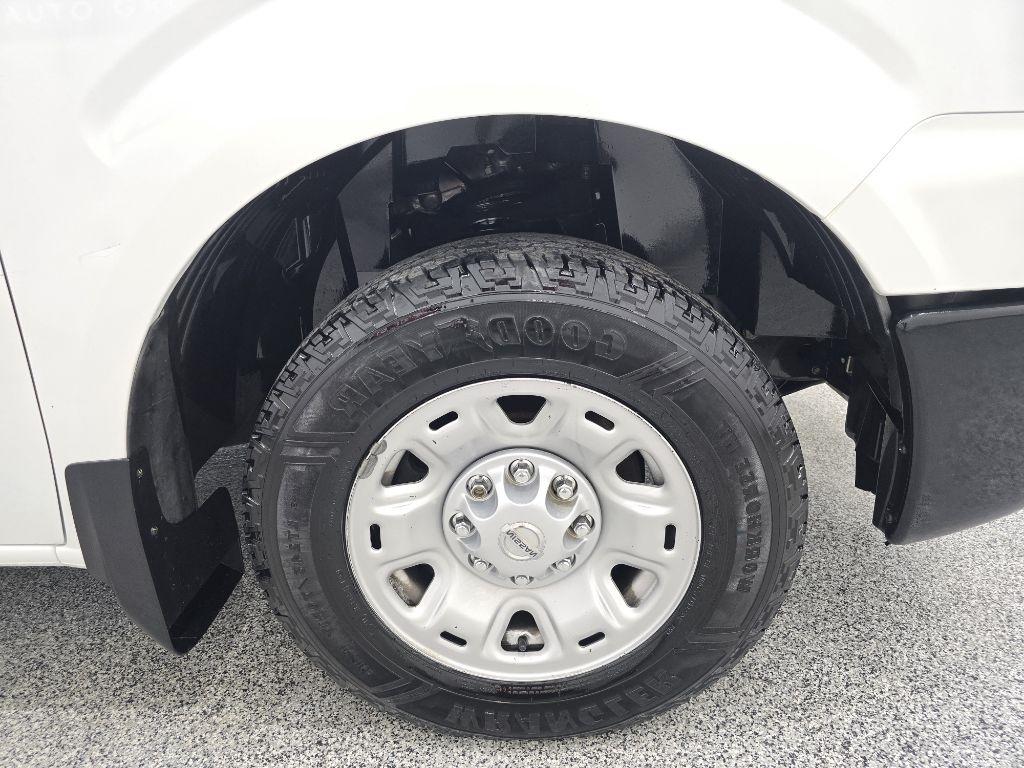 Nissan NV Cargo 2500 HD SV V6 2019