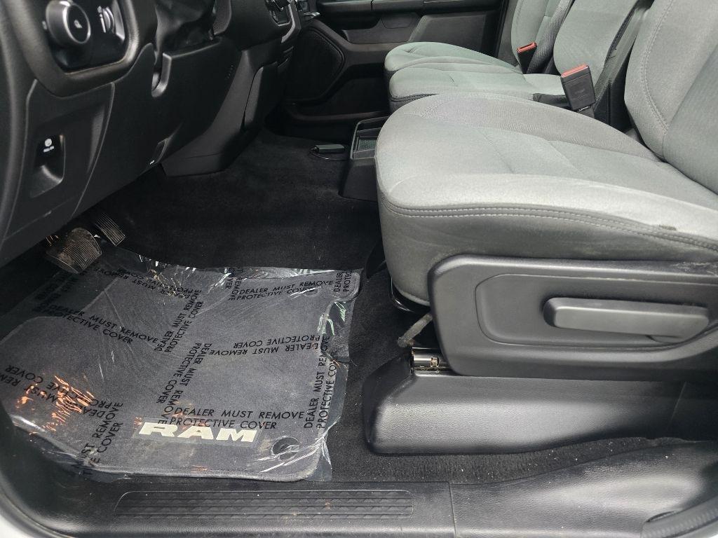 RAM 1500 Lone Star 4x4 Crew Cab 5'7" Box 2024